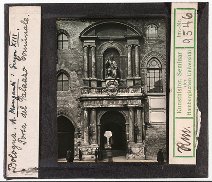 Vorschaubild A. Menganti: Bologna, Portal des Palazzo Comunale 